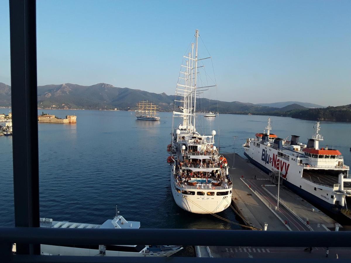 B & B La Terrazza Sul Mare Portoferraio Exterior foto