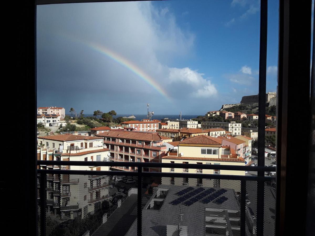 B & B La Terrazza Sul Mare Portoferraio Exterior foto